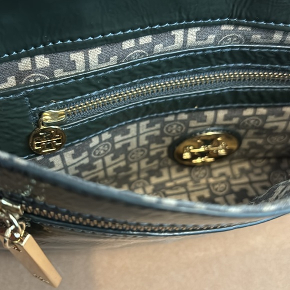 Dark green patent leather Tory Burch clutch - Picture 7 of 7